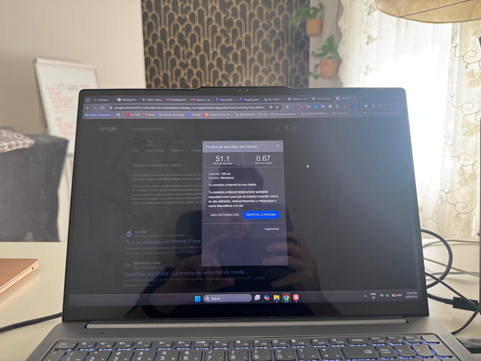 Laptop compartiendo los datos de Holafly en Zagreb: 51,1 Mbps de bajada y 0,67 de subida contra Barcelona