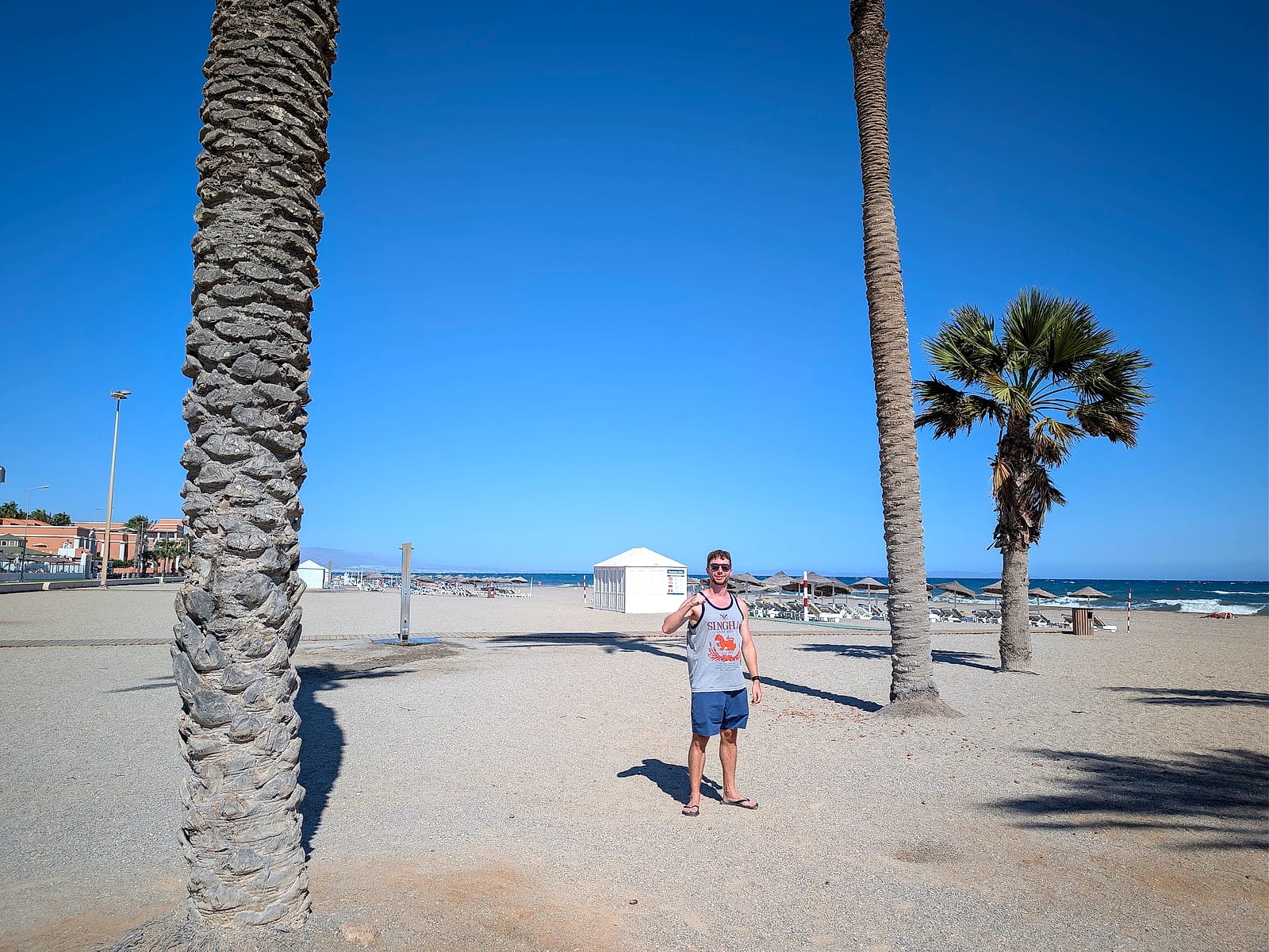 Javier Sobrino en Playa Serena, a cinco minutos andando del Hotel Neptuno